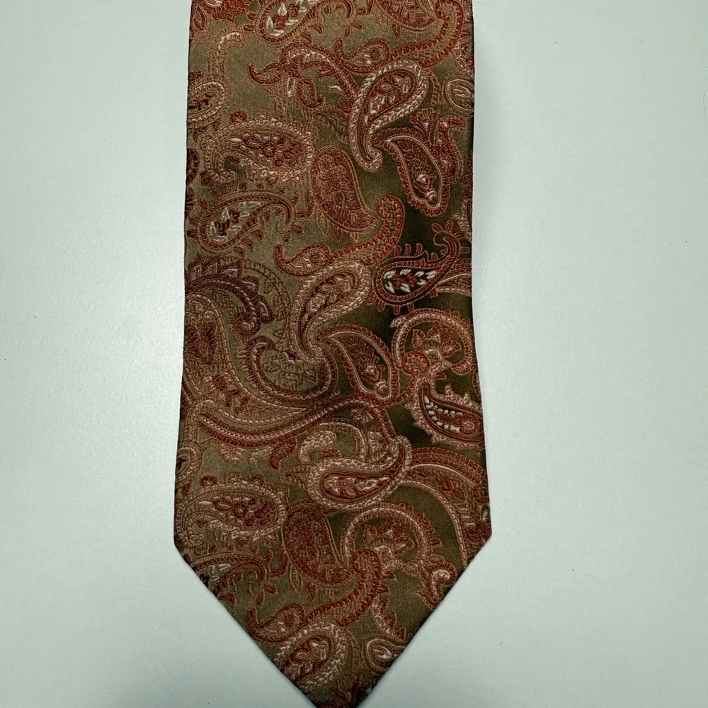 Paisley Silk Tie in Gold and‎ Rust